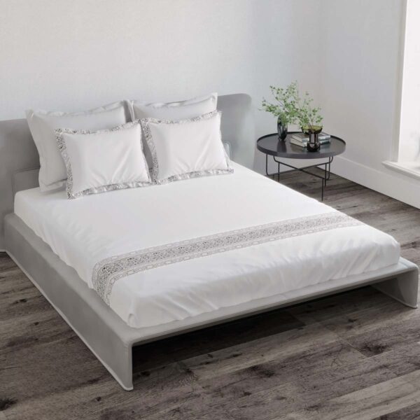 Ivory Elegance Bedsheet